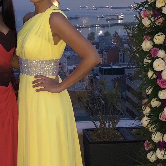 Princess One-Shoulder floor-length chiffon dress - Picture 7 of 7